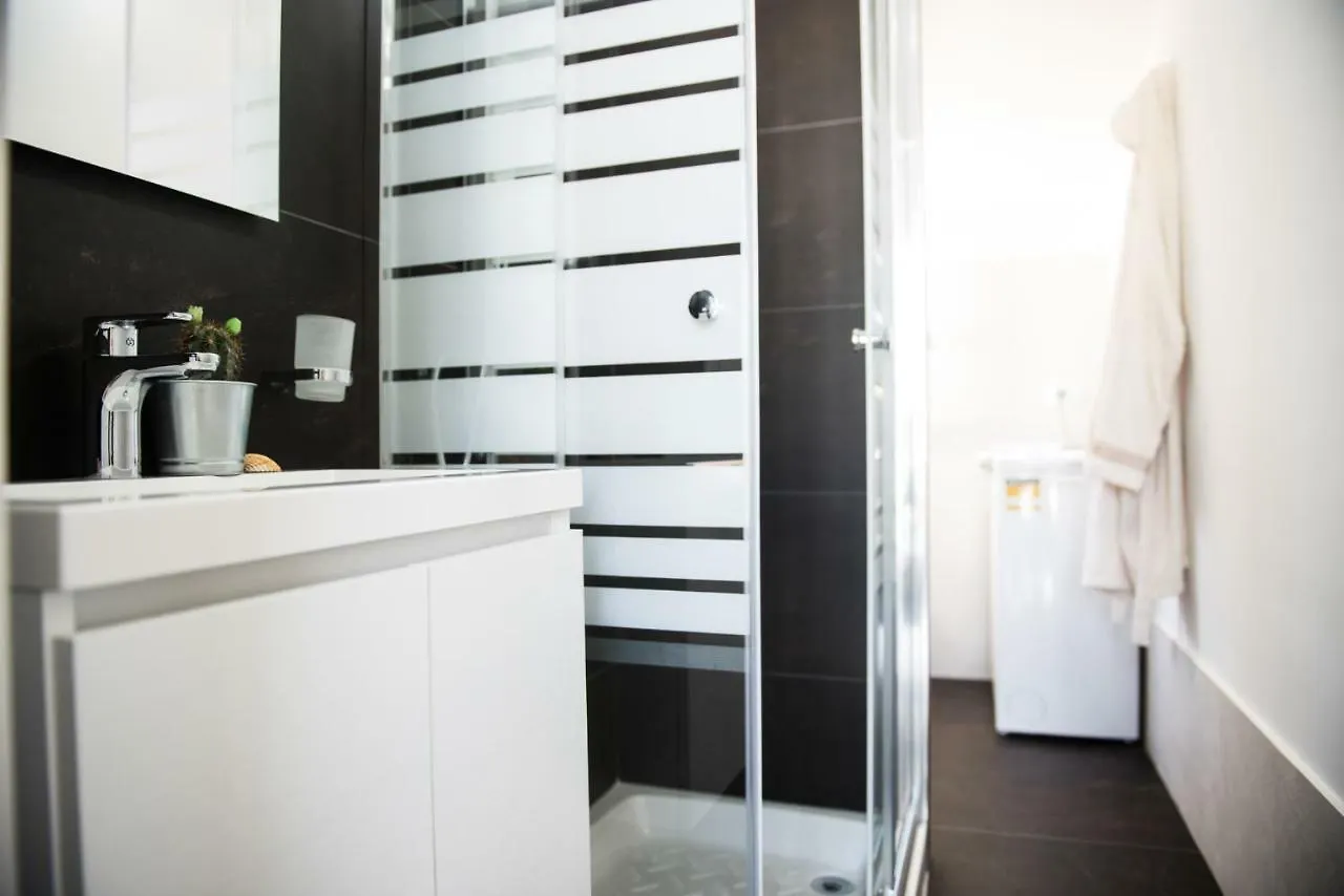 Villa Angelica Tra Verde Mare E Relax 阿沃拉 0*,