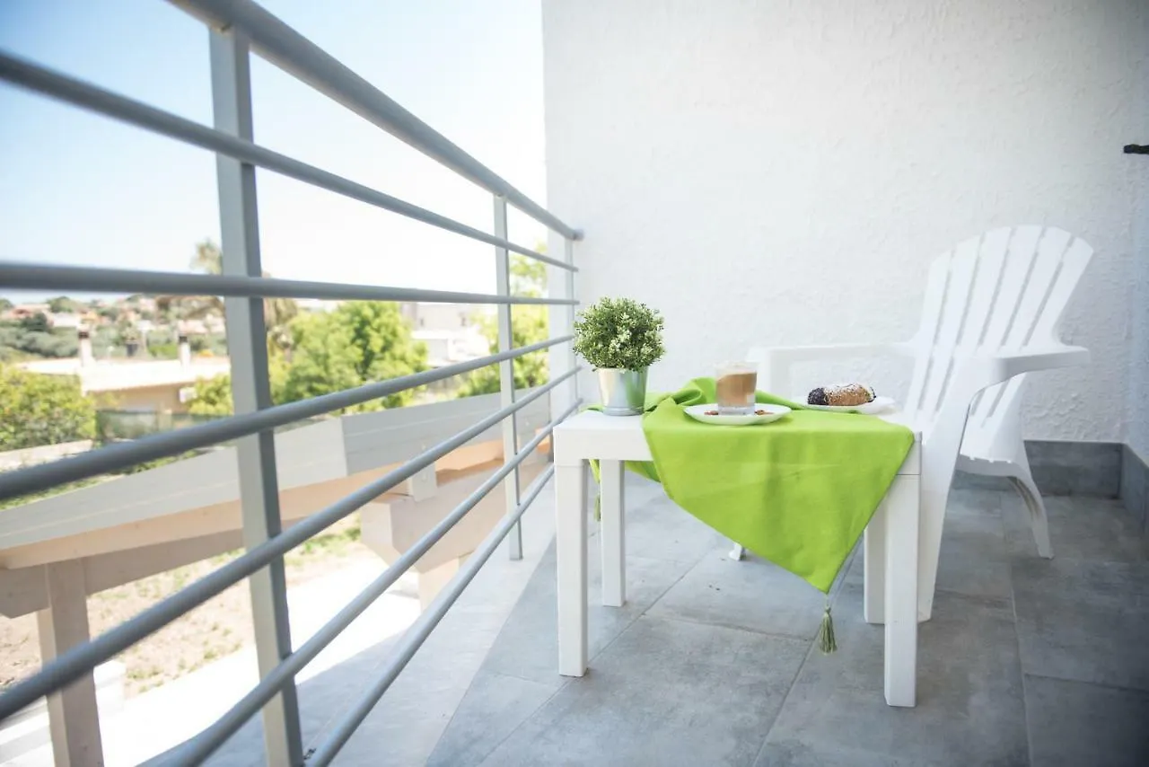 Villa Angelica Tra Verde Mare E Relax 阿沃拉 0*,