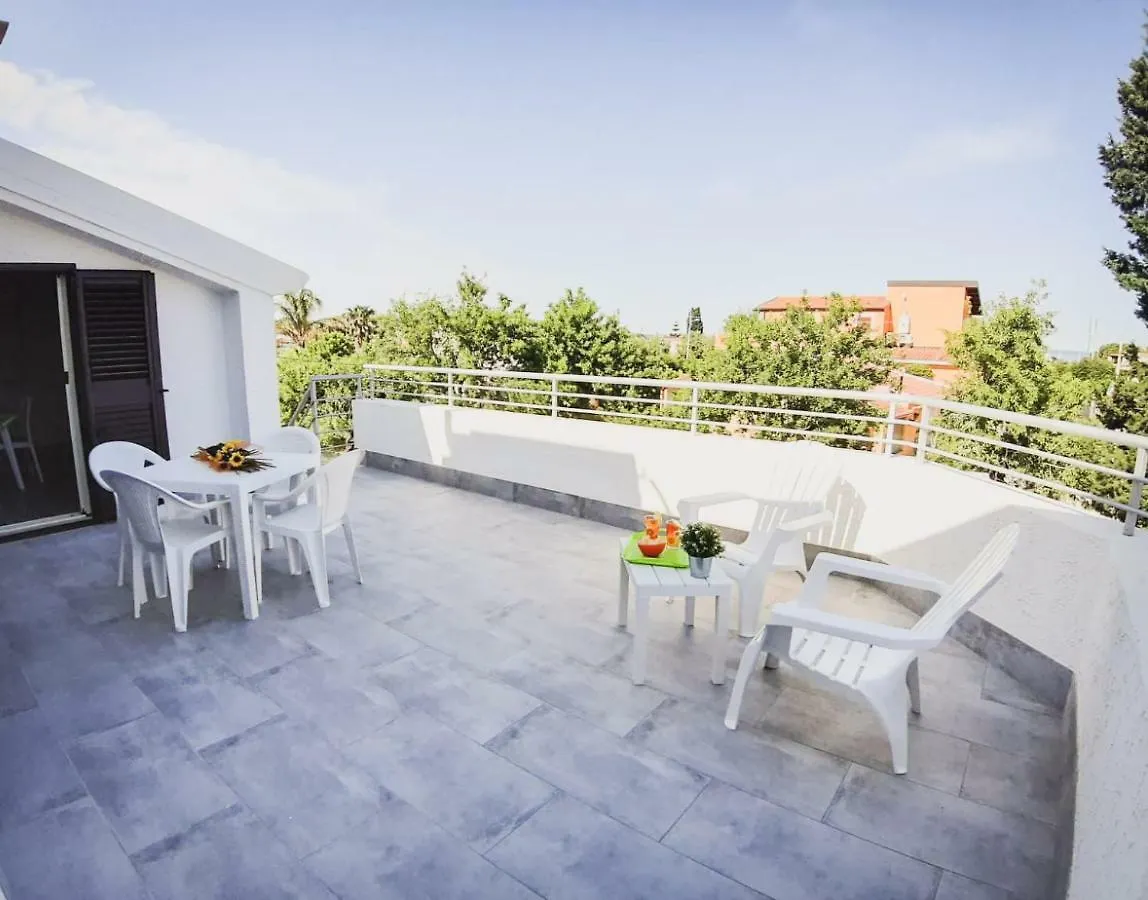 公寓 Villa Angelica Tra Verde Mare E Relax 阿沃拉 意大利
