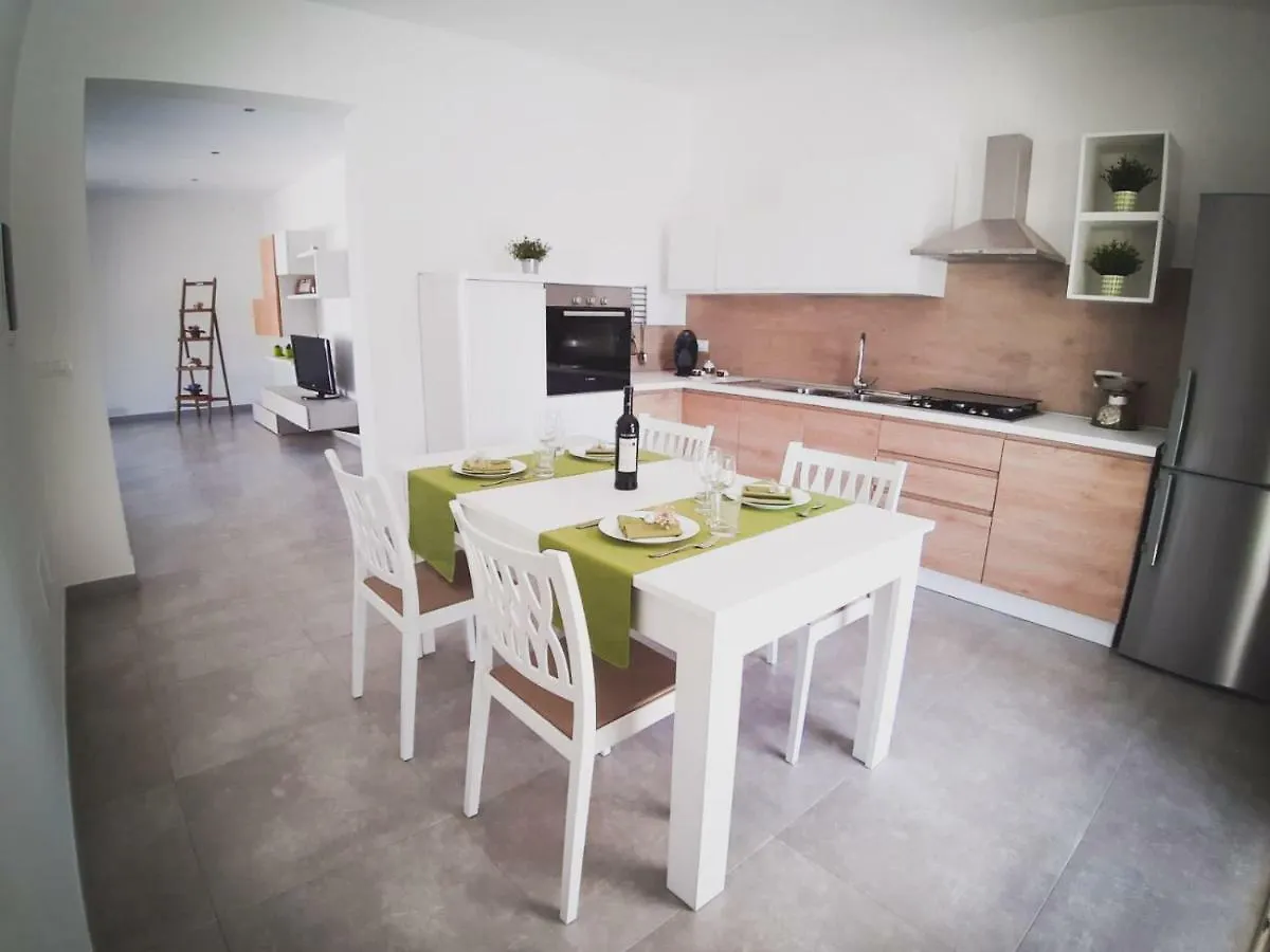 公寓 Villa Angelica Tra Verde Mare E Relax 阿沃拉 意大利
