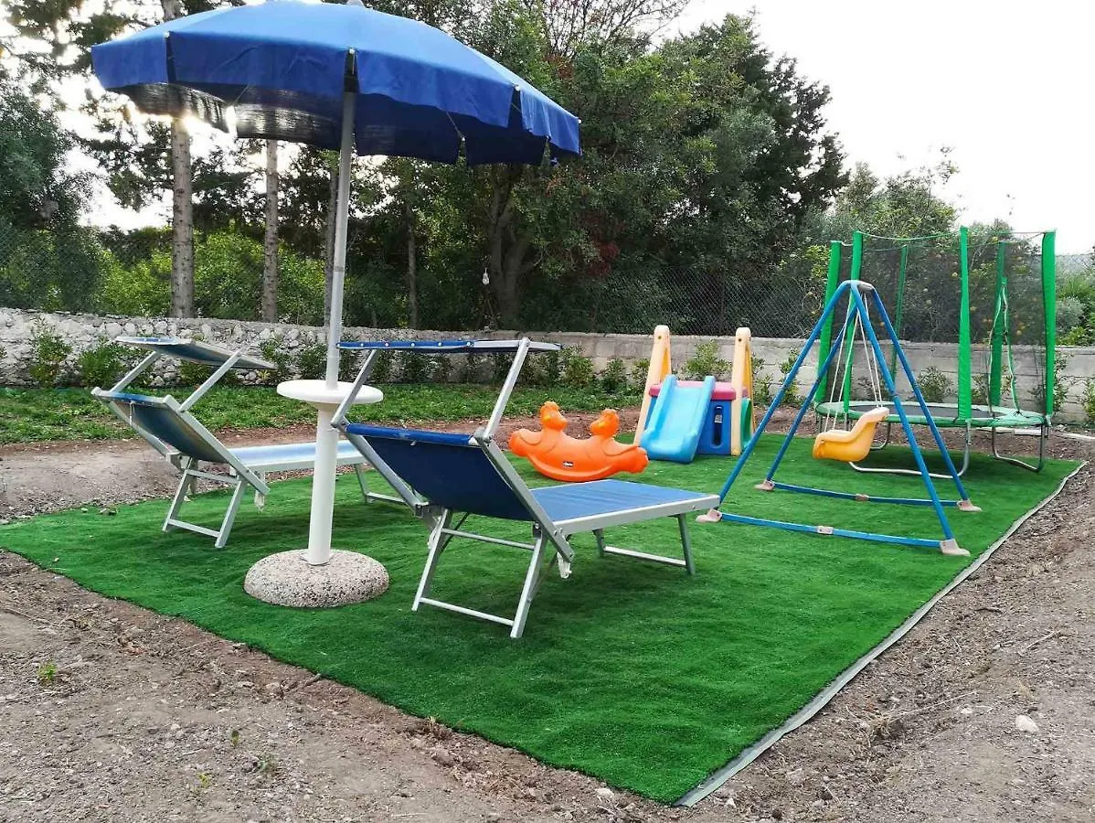 Villa Angelica Tra Verde Mare E Relax 阿沃拉 0*,  意大利